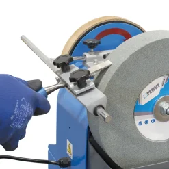 AFFILATRICE PROFESSIONALE AD ACQUA