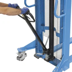 SOLLEVATORE PER PALLET